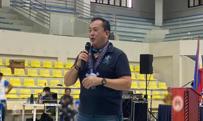 Philip Salvador - FB