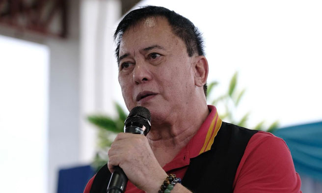 Philip Salvador - FB