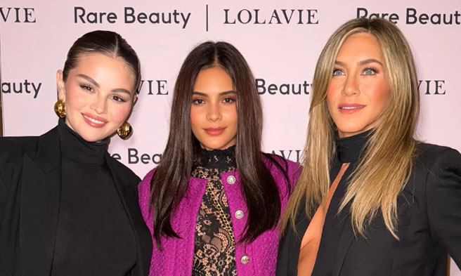 Selena Gomez, Jennifer Aniston at Lovi Poe