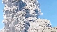 Mount Dukuno - Alksius Django - Reuters.jpg