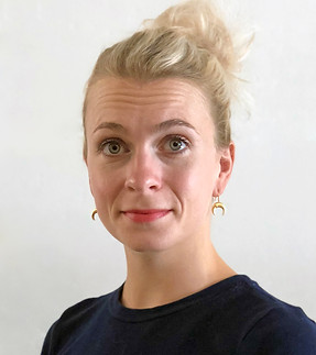 DEMEY Caroline Photo ID.jpg