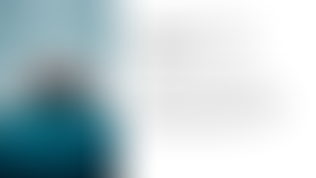 fünf Menschen auf einem Ruderboot