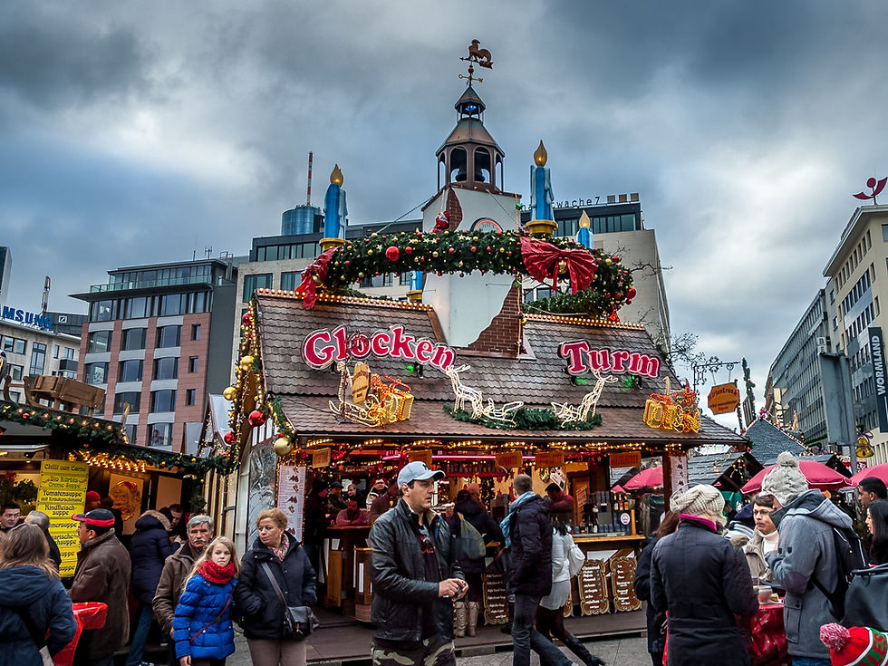 “A festive gathering place in the heart of old Frankfurt.”