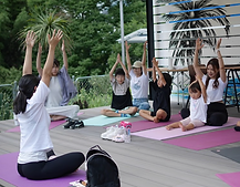 ヨガを子供と一緒に行う