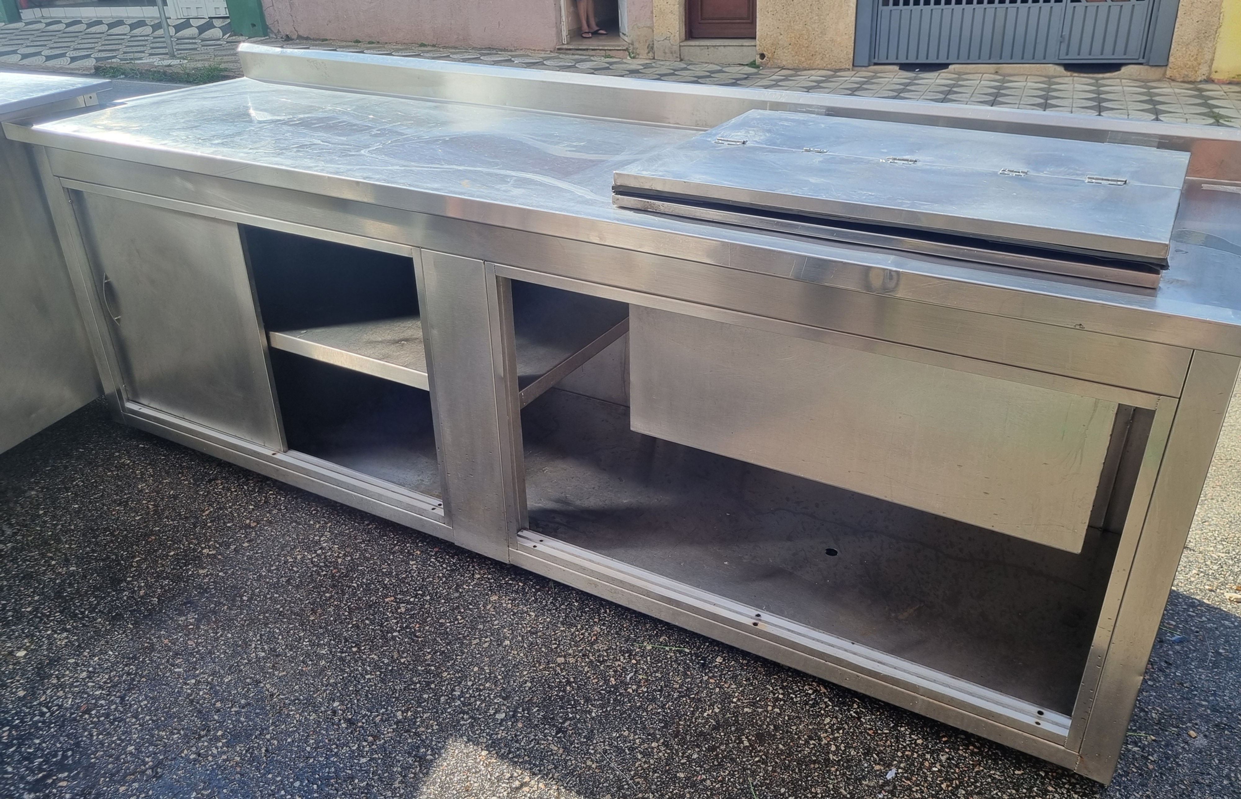 Bancada de Inox com reservatorio em cima 2.40x70