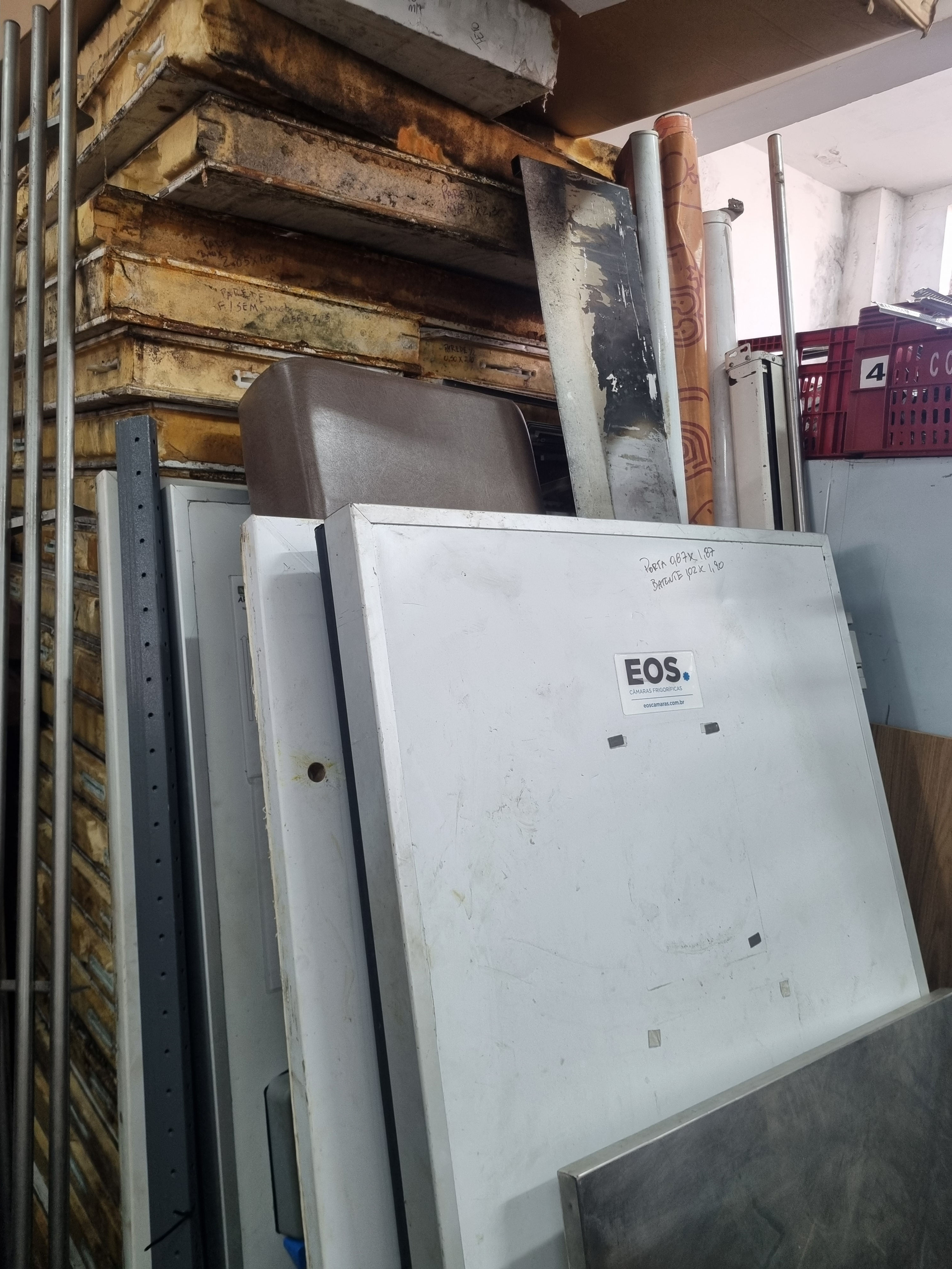 Câmara fria COM porta -Placas para Montagem sem Motor 4x2 (medidas na descrição)