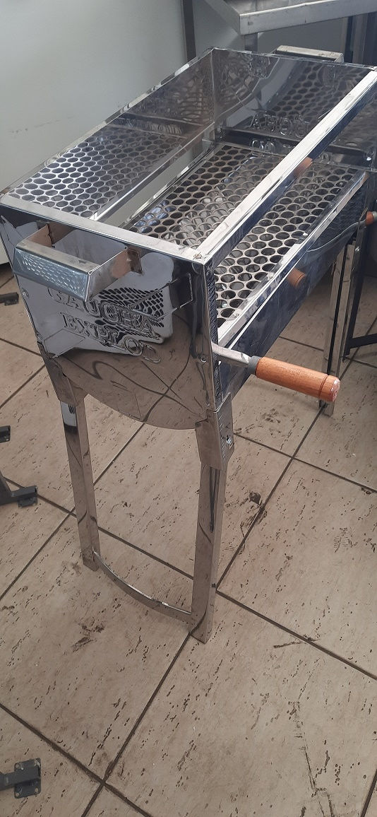 Miniatura: Churrasqueira Gaúcha TBR 04 Inox Portátil 60x35