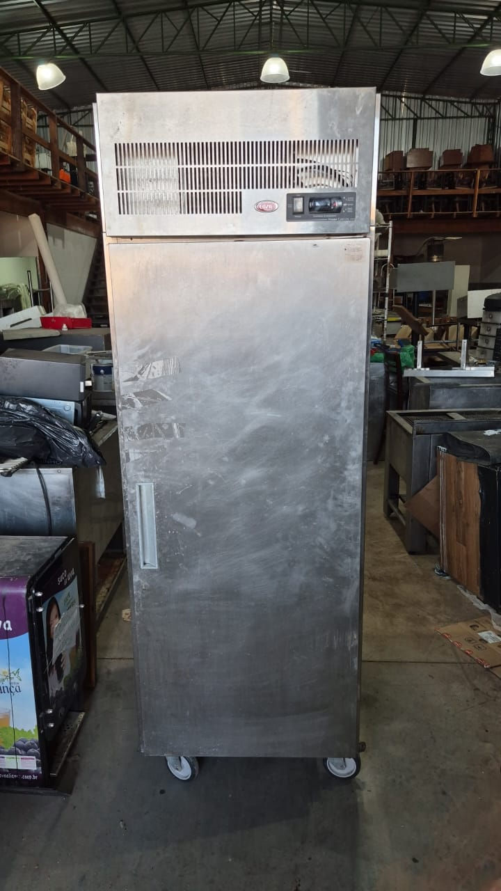 Refrigerador Vertical em Inox Cozil -220v