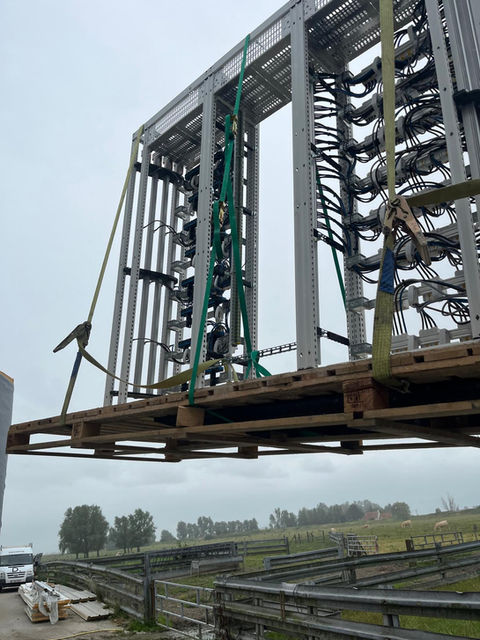 De bouw van het verdeelbord voor dit industriële voedingsbedrijf te Middelkerke is een mooi voorbeeld van de expertise van Dezwarte.