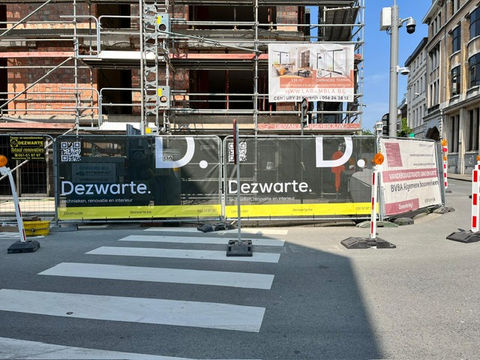 Dezwarte verzorgt alle technieken (Elektriciteit, Sanitair, HVAC, en zonnepanelen, in de vernieuwbouw van dit appartementsgebouw in centrum Kortrijk.