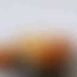 Savourez l'instant avec cette irrésistible image d'un délicieux cake à la noix de coco. L'or moelleux de la croûte, parsemé de copeaux de coco, promet une expérience gustative exquise