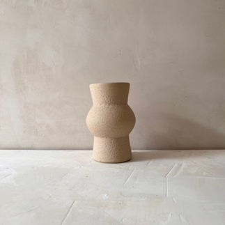 vase en grès beige