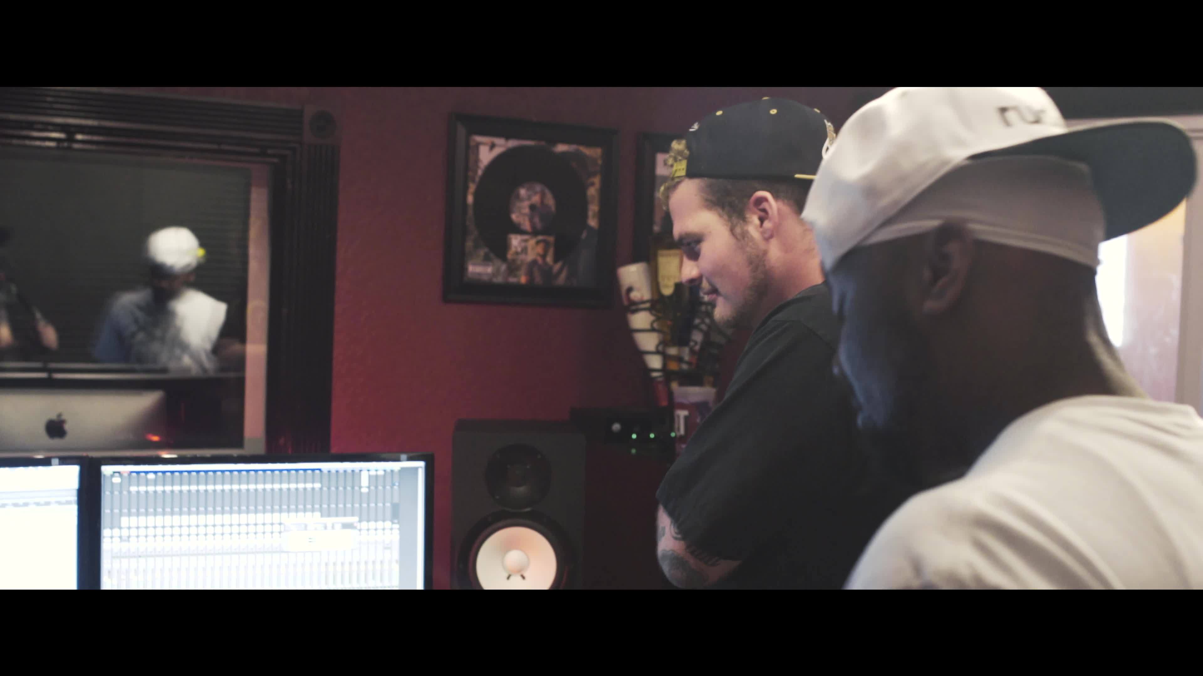 500MICS Studio Interview