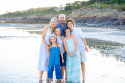 extended family beach session in Maine. Patience Cleveland PHotography. R22-34