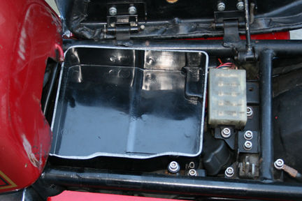Thumbnail: 11012-1062 Tool Tray /Air Filter Top