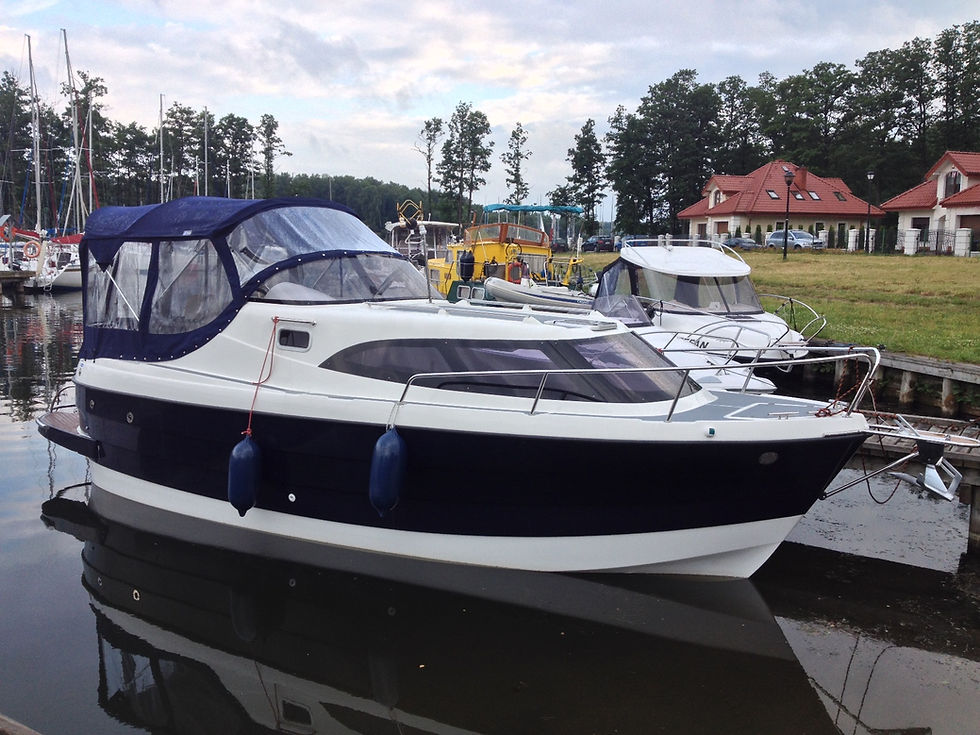AM 780 Czarter (11)
