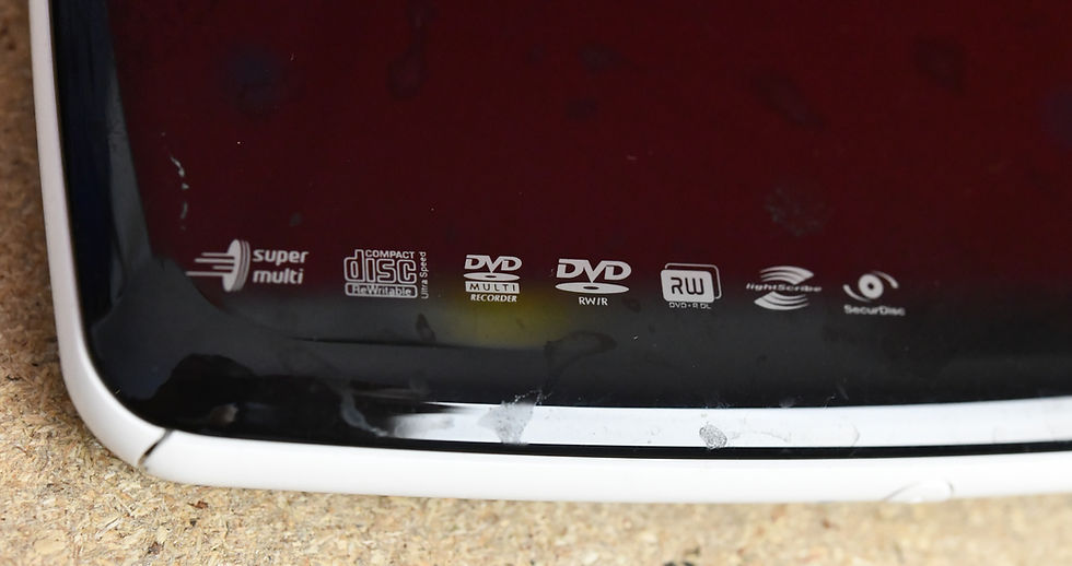 Küçük resim: LG GP09LU11 External Super Multi Slim LightScribe and SecurDisc™ 8x DVDRW DVD Re