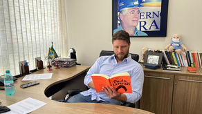 ALEP aprova, em primeira votação, projeto que valoriza literatura paranaense