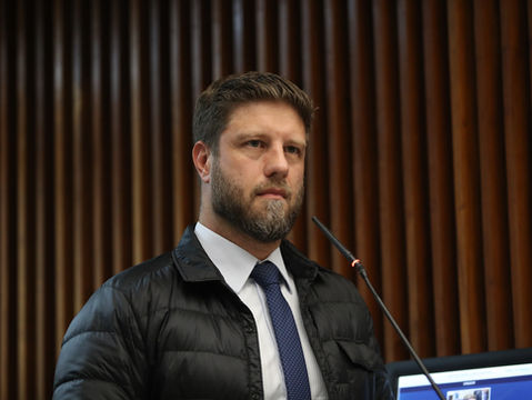 Requião Filho cobra transparência da Prefeitura sobre fiscalização de escolas em Curitiba