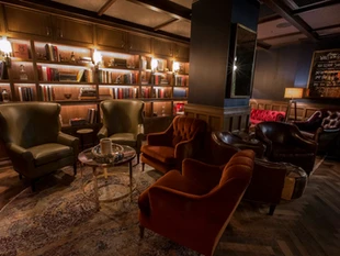 New Gold Coast Restaurant & Bar Features a Lounge With Martini Pitchers article by Eater Chicago