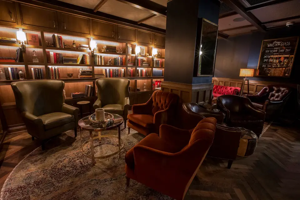 New Gold Coast Restaurant & Bar Features a Lounge With Martini Pitchers article by Eater Chicago