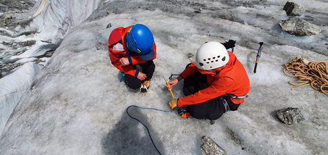 École de neige et glace sur la mer de glace pour l'école d'aventure/Alpinisme, Chamonix