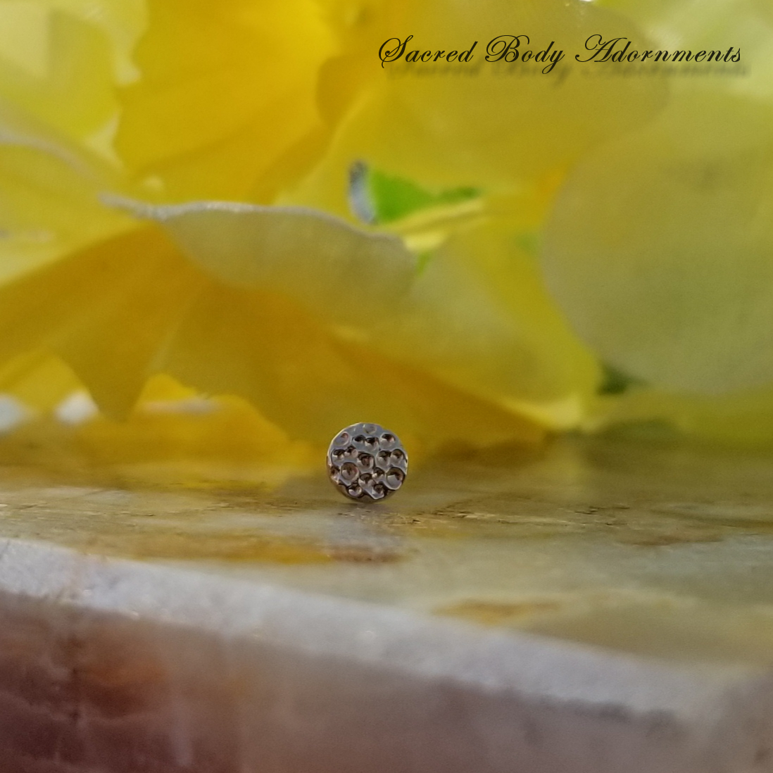 Hammered texture disk