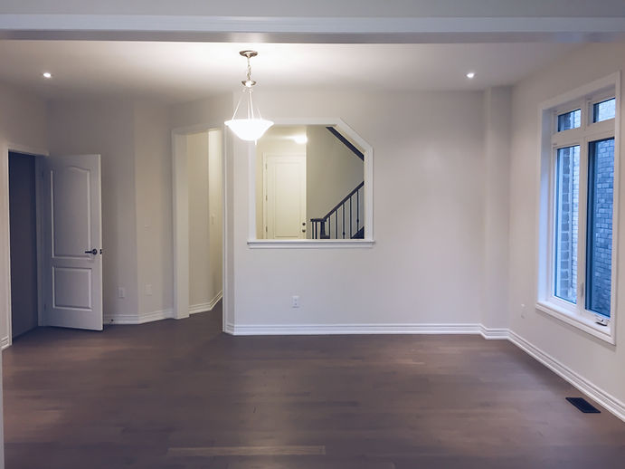new-floors-just-installed-in-the-empty-new-house-m-JL52M3A.jpg