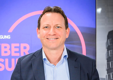 Portrait Prof. Dr. Florian Elert