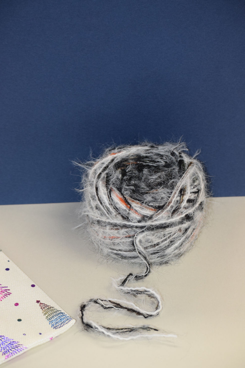 Thumbnail: Hand Mixed Fibre Yarn 100g-Black & White Series