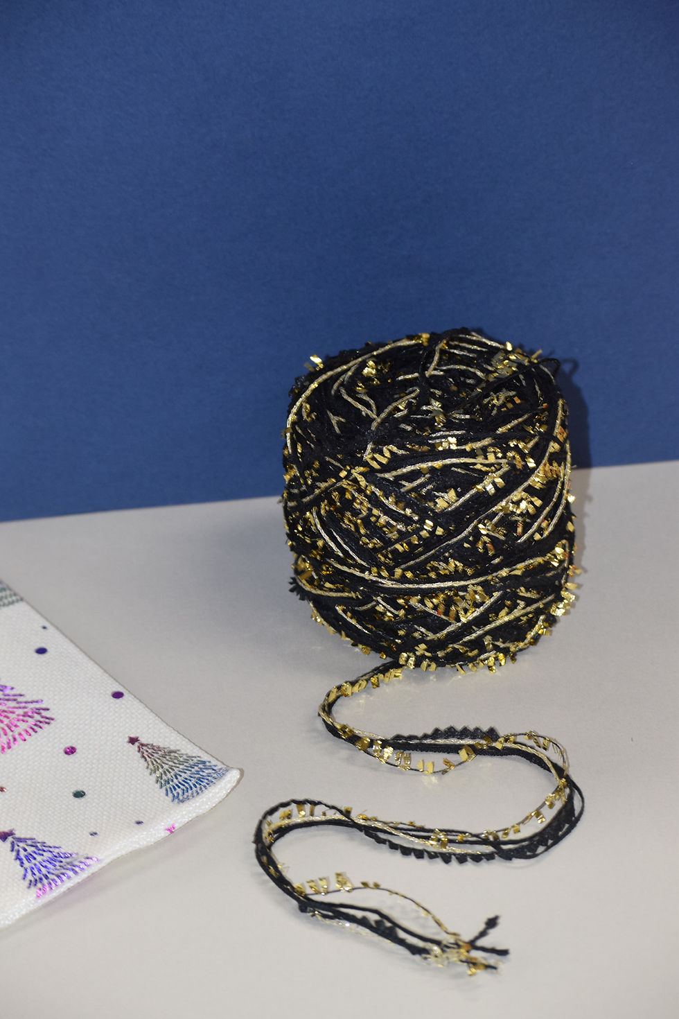 Thumbnail: Hand Mixed Fibre Yarn 100g-Black & White Series