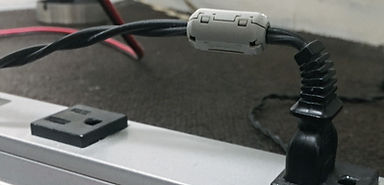 電源コードのツイスト+フェライトコア