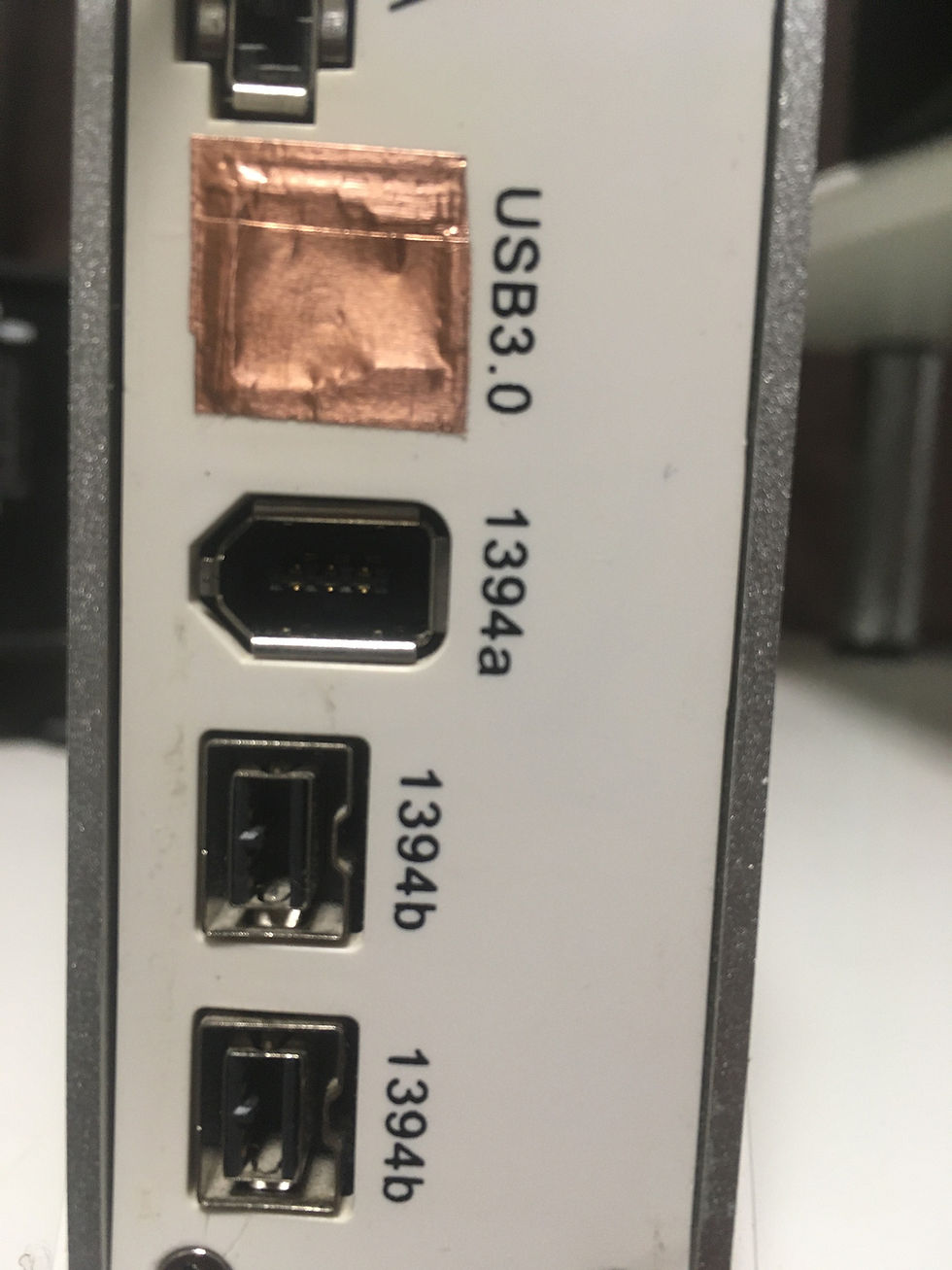 HDDのUSB3.0ポートを銅箔テープでシールド