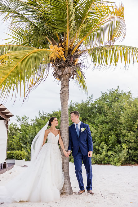 Wedding photography studio in Aruba capturing a beach ceremony