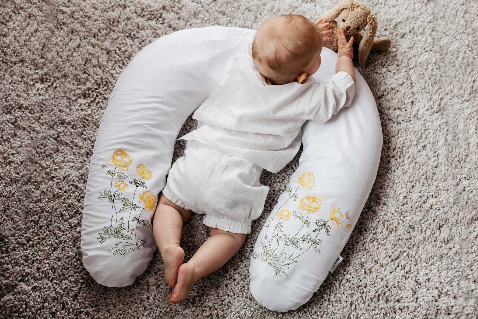 NURSING PILLOW WITH PILLOWCASE Sunny Flowers