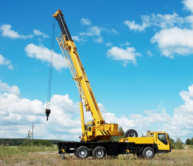 Sustainable Crane Practices: Reducing Environmental Impact