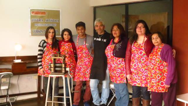 Miniatura: Transmisión de Oficios en Orfebrería en cobre,playa y Oro.