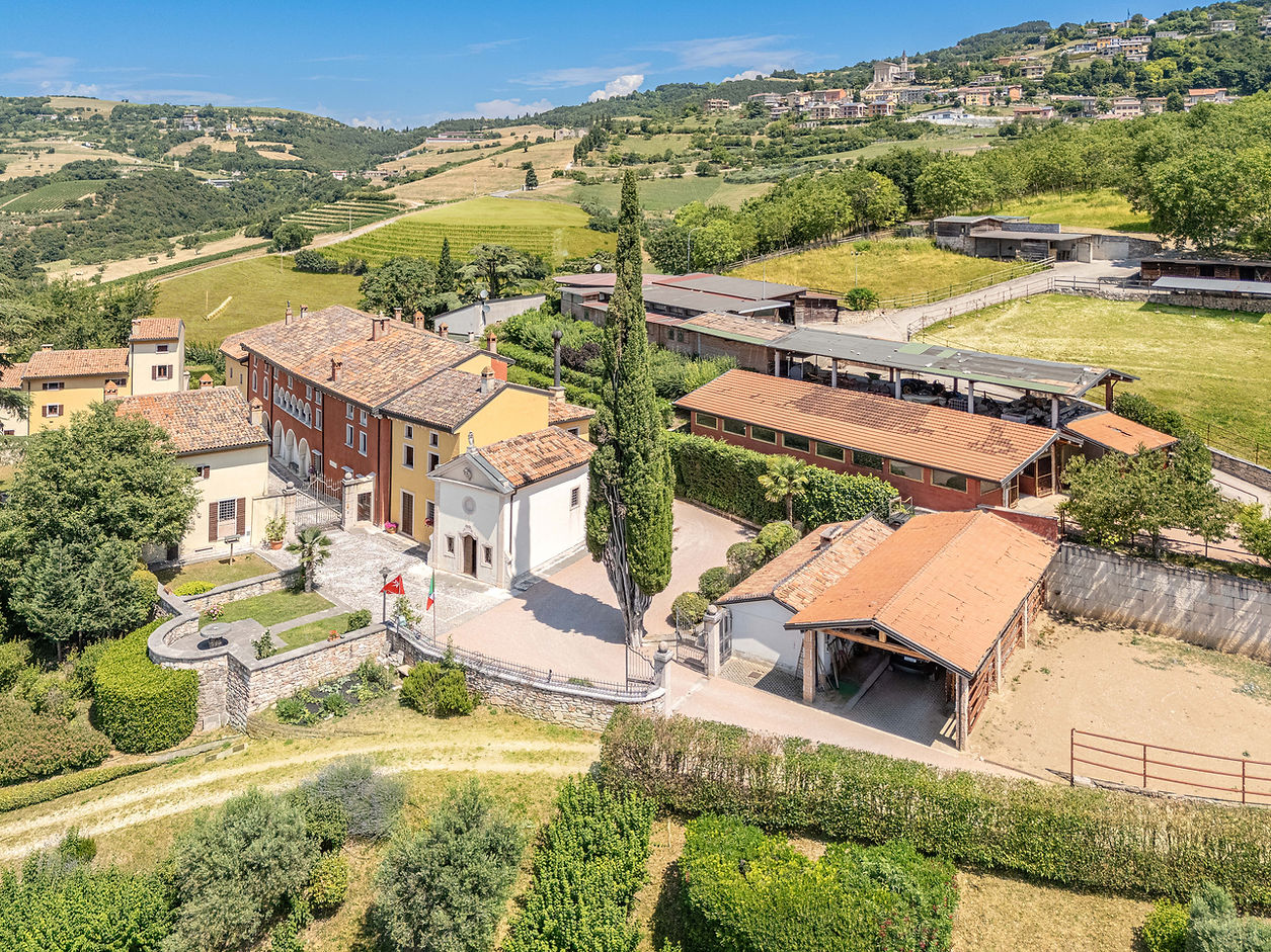 aproach to Villa 2_GreenGrass copy.jpg