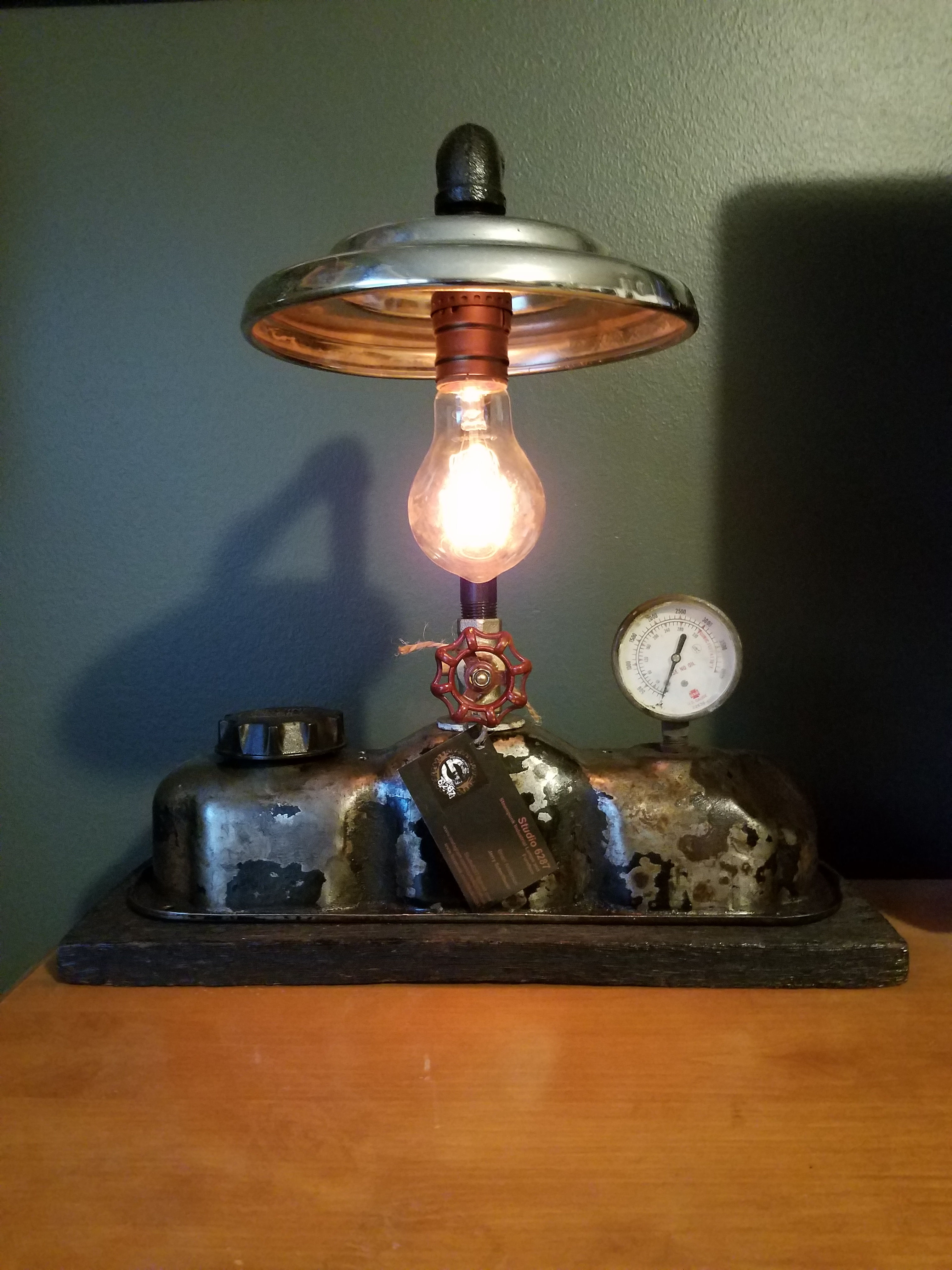 Valve cover lamp