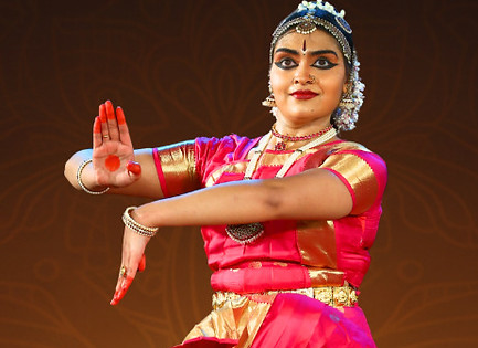 Srinidhi Bharatanatyam_edited.jpg
