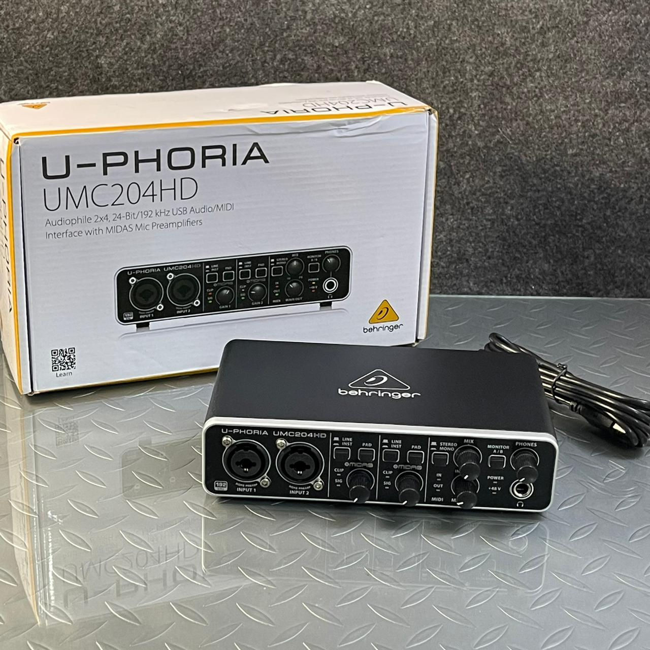 Behringer U-Phoria UMC204HD Audiophile 2x4, 24-Bit/192 kHz USB Audio/MIDI