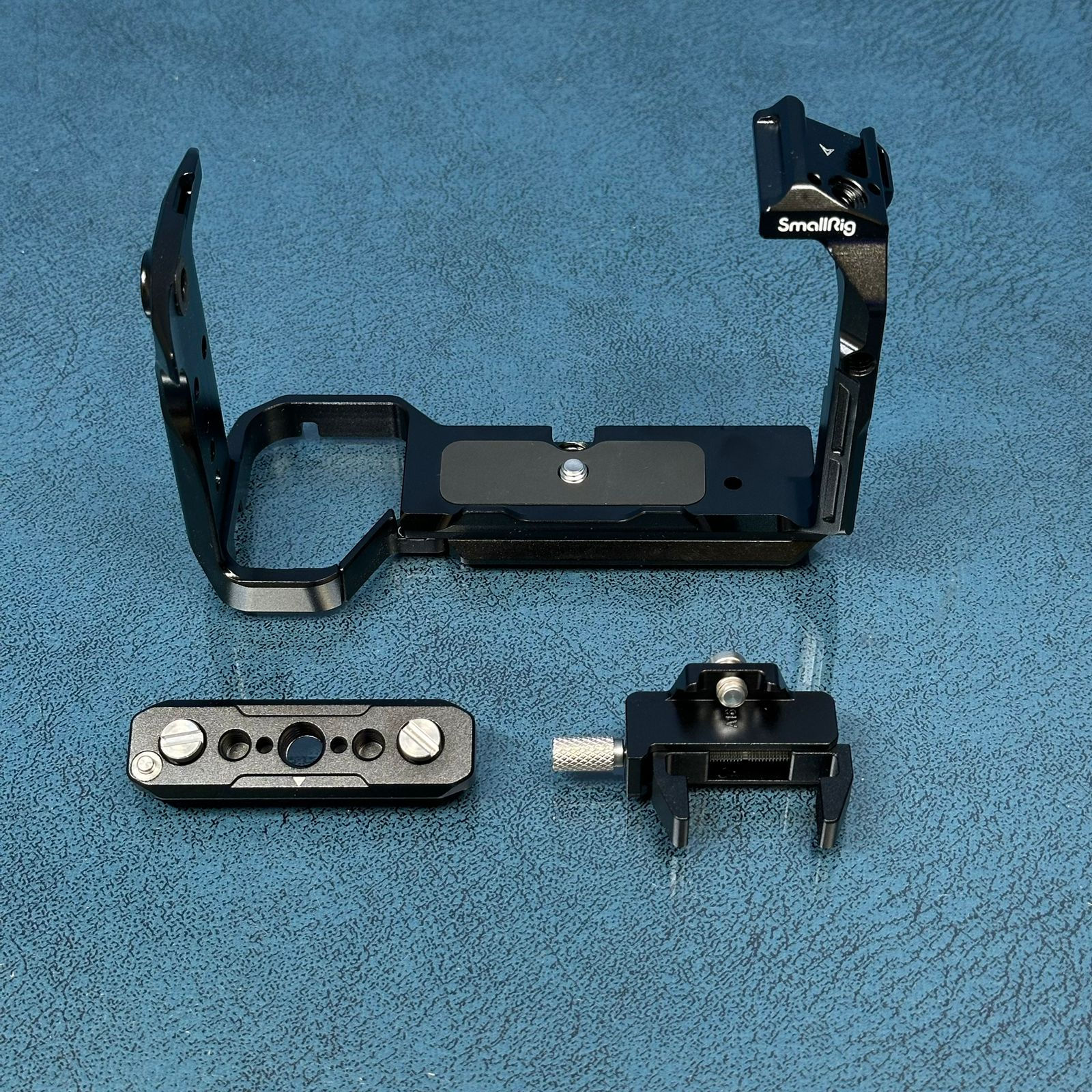 SmallRig Jaula para Sony FX30 FX3 con abrazadera de cable para HDMI