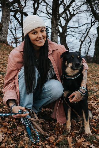 Truffes Nomades - Karen Molinari - Accessoires pour animaux - Laisses - Colliers - Harnais - Longes - Bracelets - Sur mesure et personnalisable - Fabriqué en Suisse