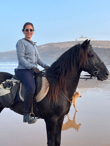 Ambre Surya Yoga - Retraite Yoga & Cheval à Essaouira | SOULnSPIRIT Gallop