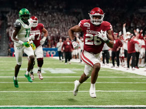 #16 Oklahoma's Vibrant Offense Blows Out #14 Oregon