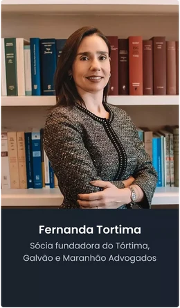 Retrato de Fernanda Tórtima, centralizada,  sorrindo.