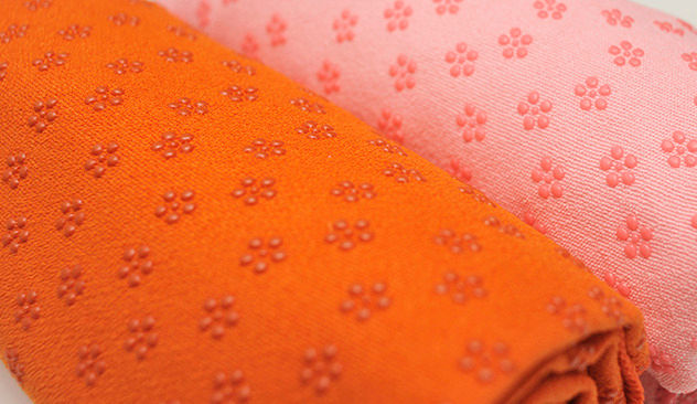 Thumbnail: Skridsikkert yoga håndklæde