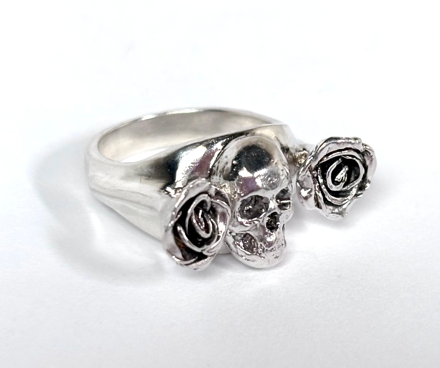 Roses and Skull Ring