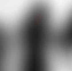 a long hooded black coat and a short hooded top exemple