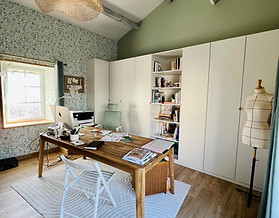 Bureau rénové maison cétoine